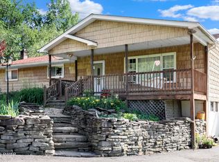 158 S Smith Rd, Waymart, PA 18472