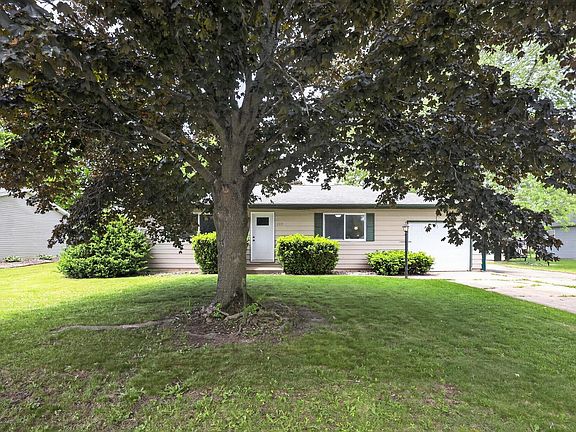 3rd image of 222 Greenwood Dr