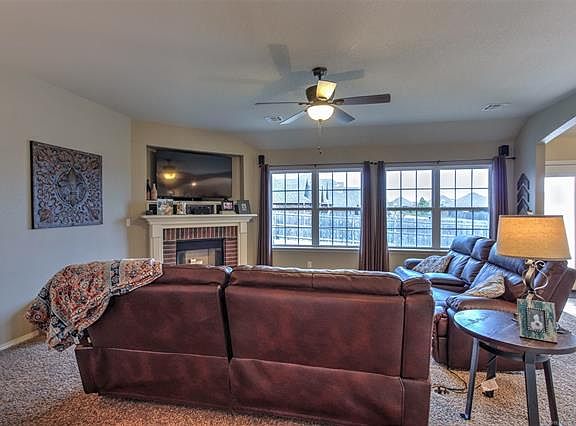 5th image of 502 S 49th Ct