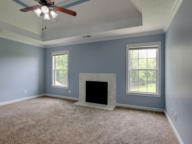 716 Cavalier Dr — Photo 12