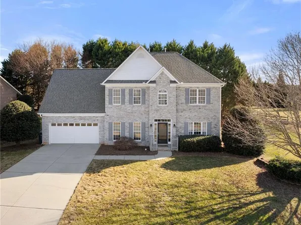 307 Kingsmill Dr, Advance, NC 27006