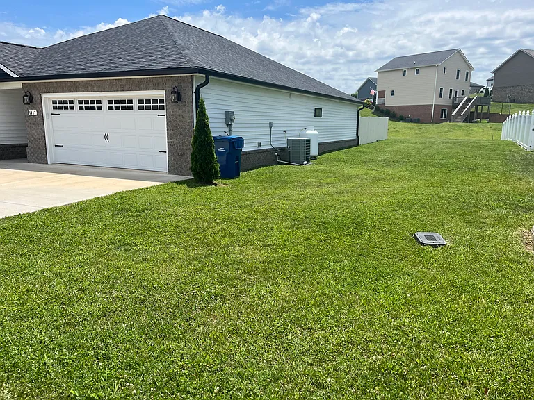 1417 Lemongrass Dr — Photo 2