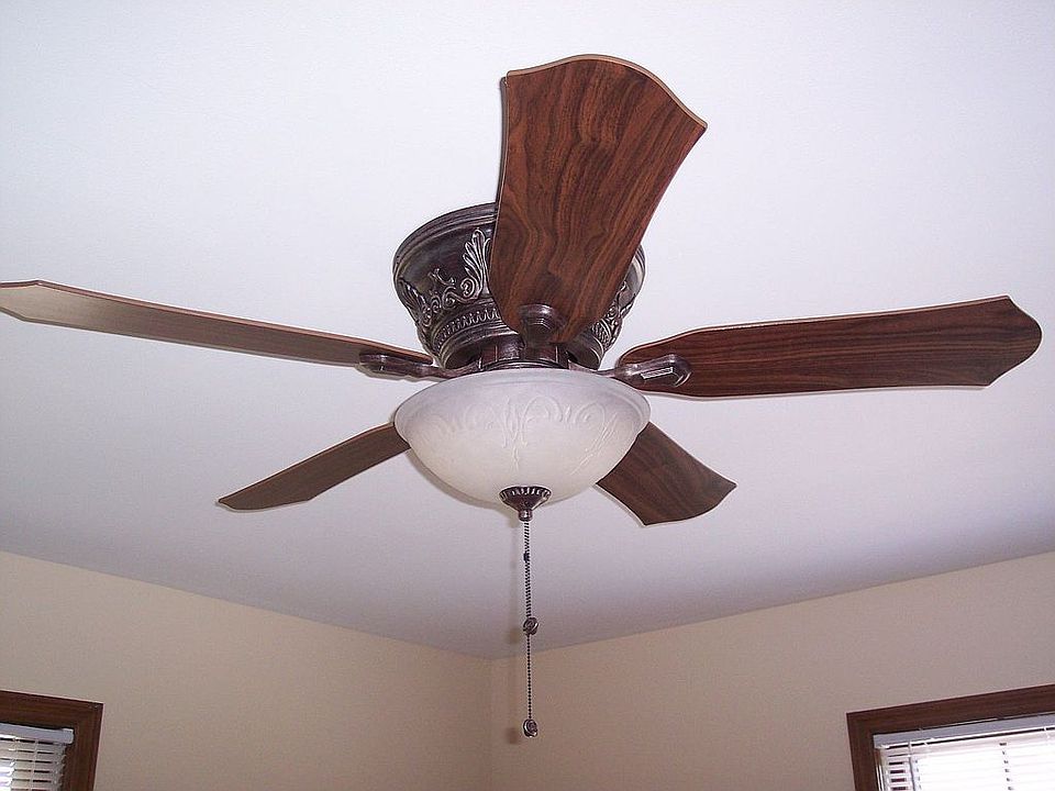 Oiled bronze ceiling fan