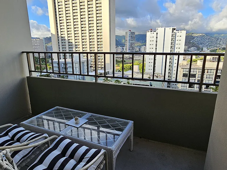 Open lanai