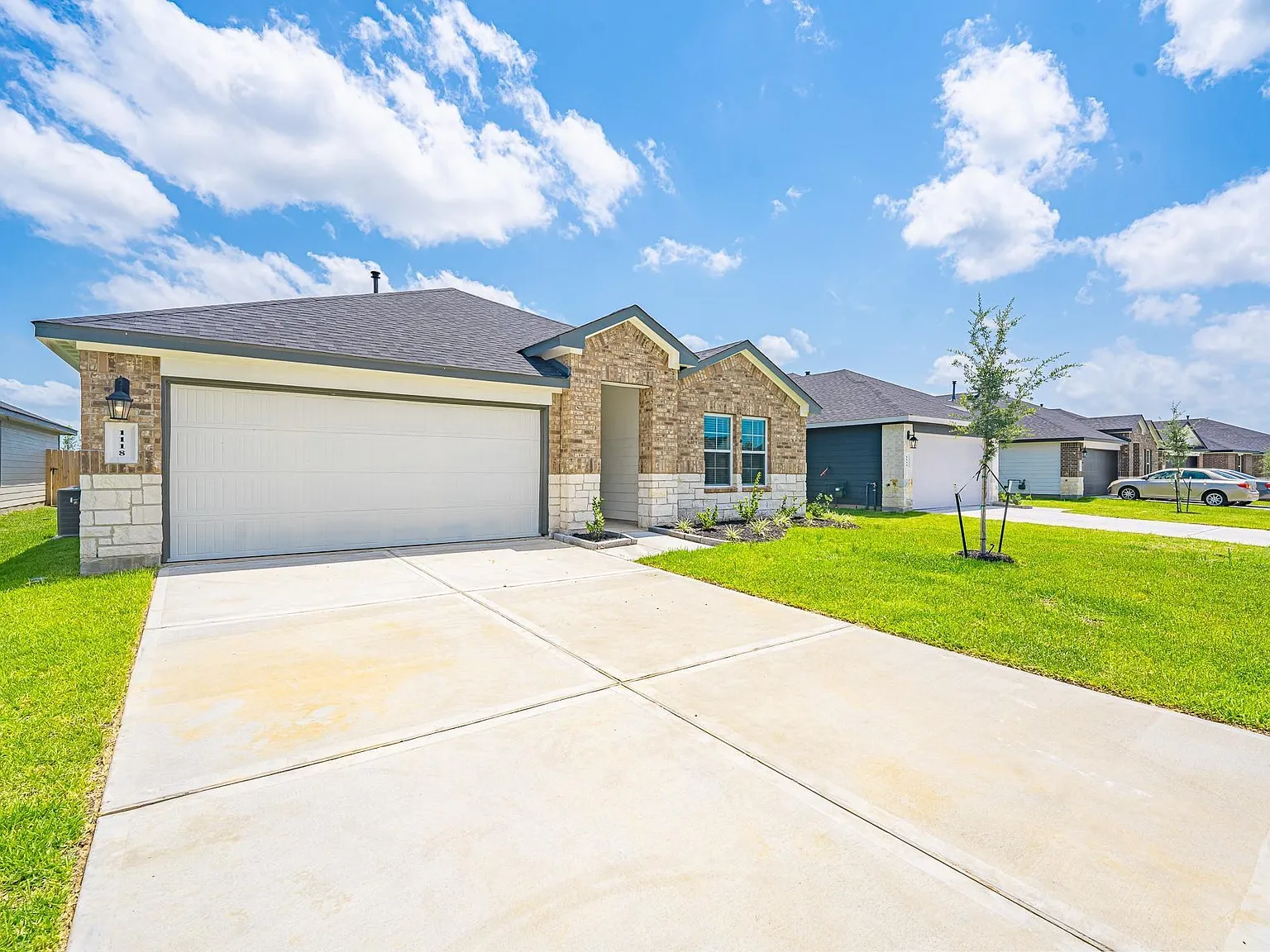 4 bed, 2.0 bath, 1873 sqft, $2,250 — Photo 3