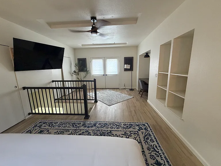 2560 Coffeen Ave — Photo 33