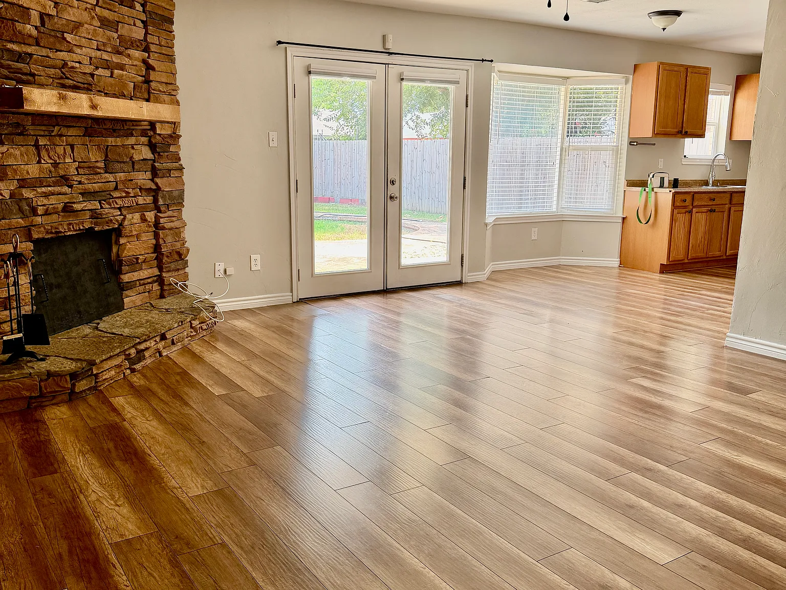 Home for rent in Lake Dallas, TX — Photo 3