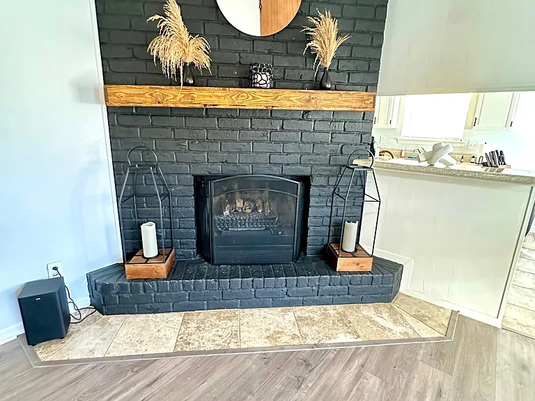 2423 Fairgreen Dr — Photo 2