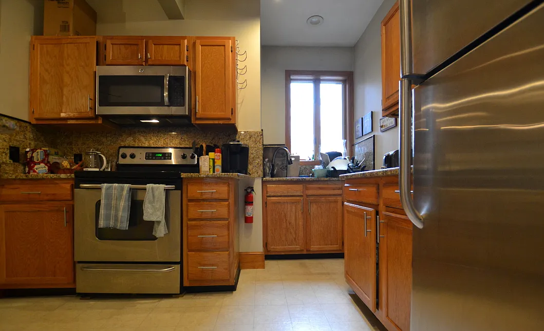 3 bed, 9999 sqft, $3,500 — Photo 4