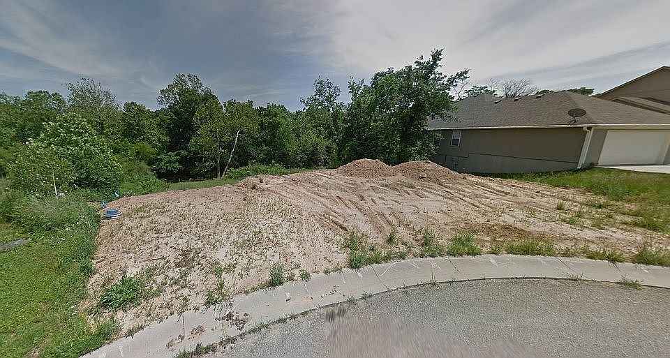 1st image of 452 Willow Ct