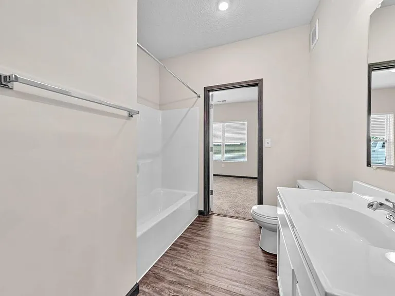 Hutchison Place Apartments — Photo 10