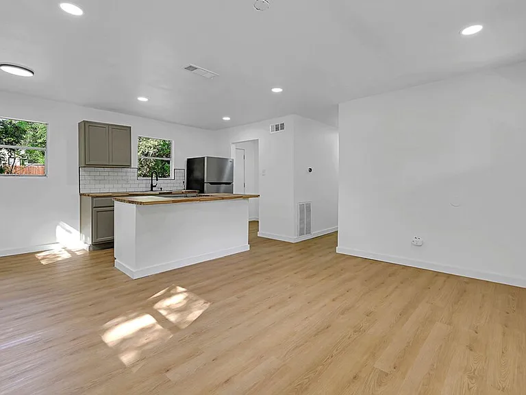 2809 Parrott Ave — Photo 6