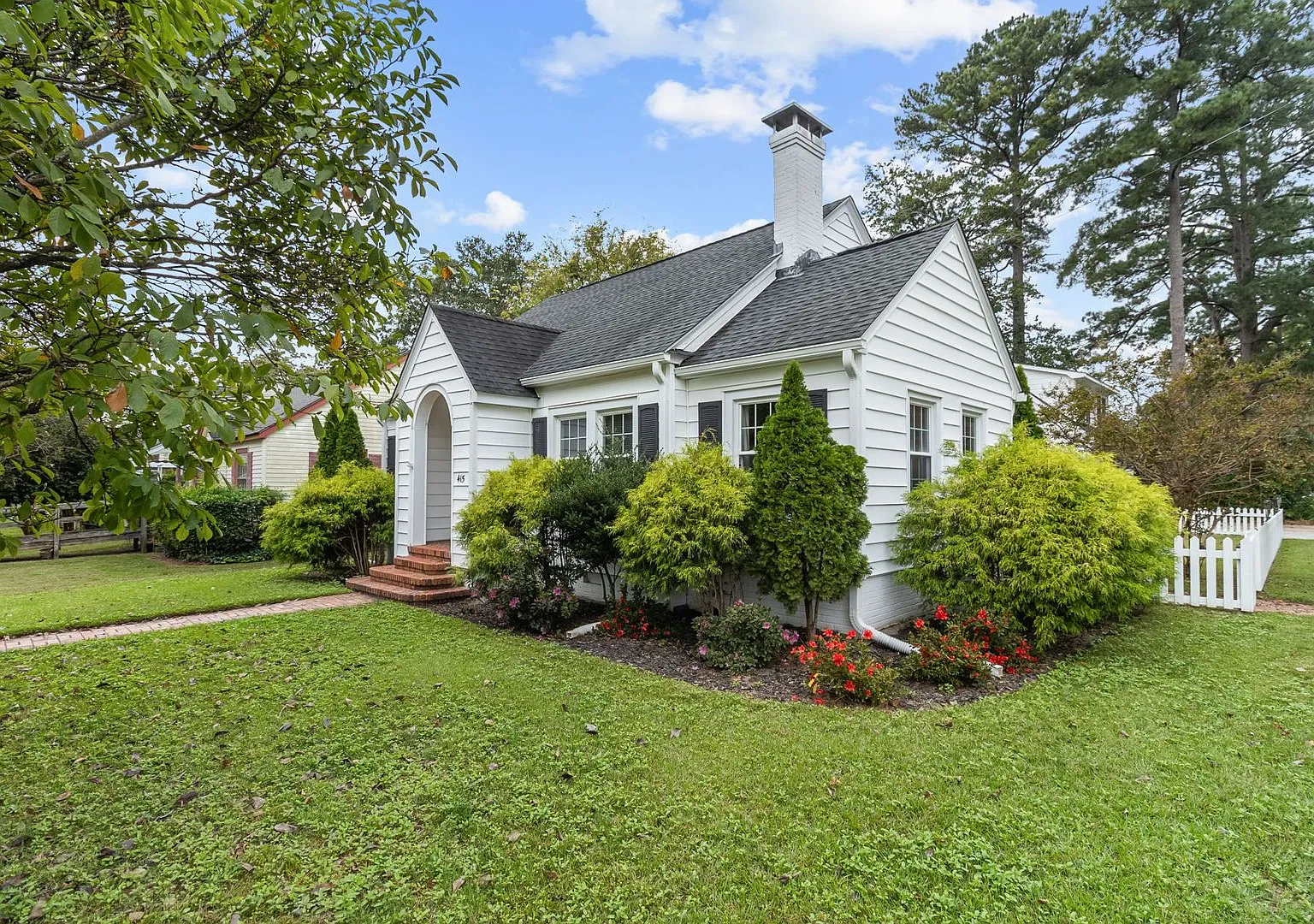 4 Bedroom 3 Bath in Haymount- Available through June 1, 2027 only! — Photo 3