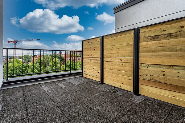 Rented by Yup Realty LLC | media 25