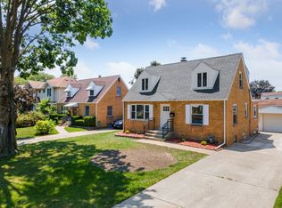 7810 N Neva Ave, Niles, IL 60714