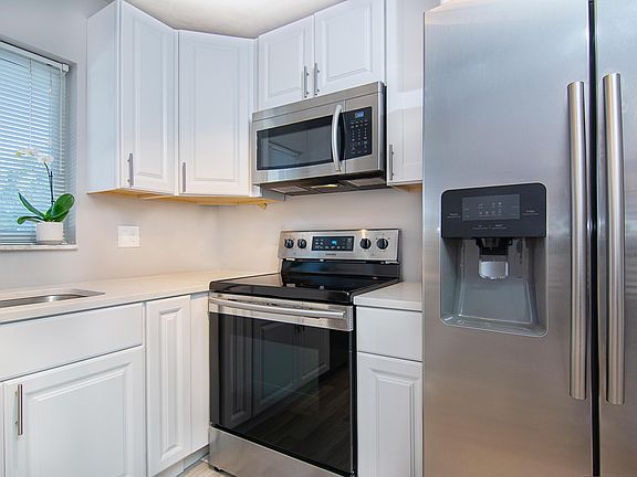 2nd image of 11 Garden St APT 106T