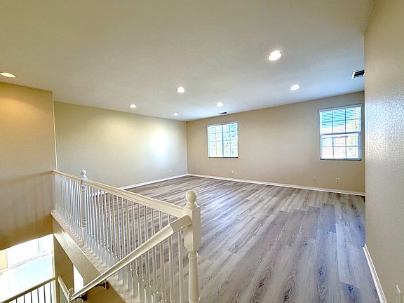 5th image of 40220 Emily Pl