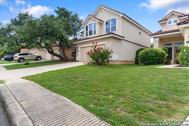 3 bed, 2.5 bath, 1955 sqft, $2,600 — Photo 3