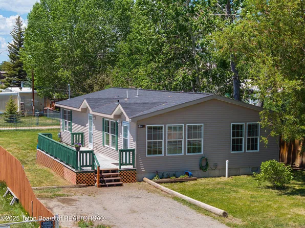 446 S Bridger Ave, Pinedale, WY 82941