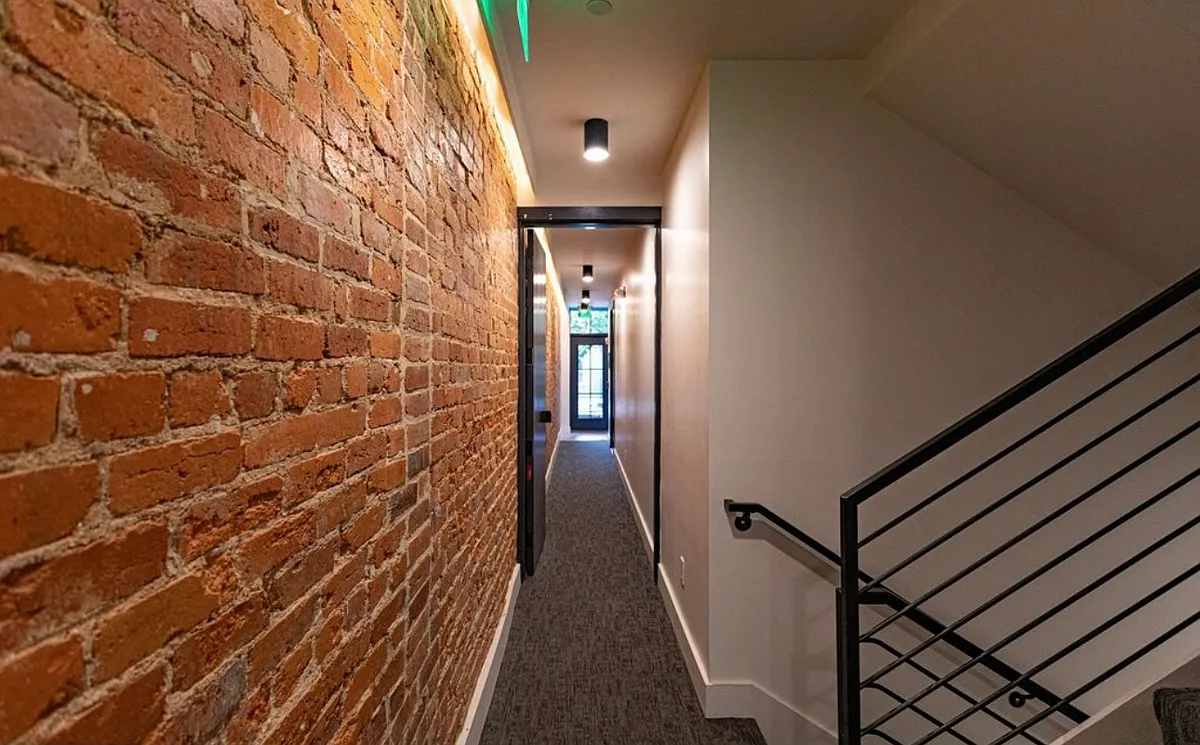 Building Photo - 2240 Ontario Rd NW #1