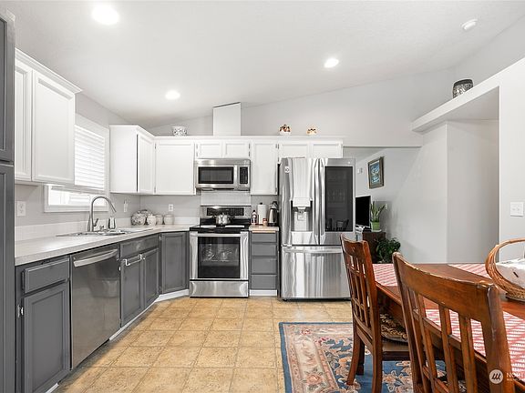 5th image of 7216 33rd Avenue NE