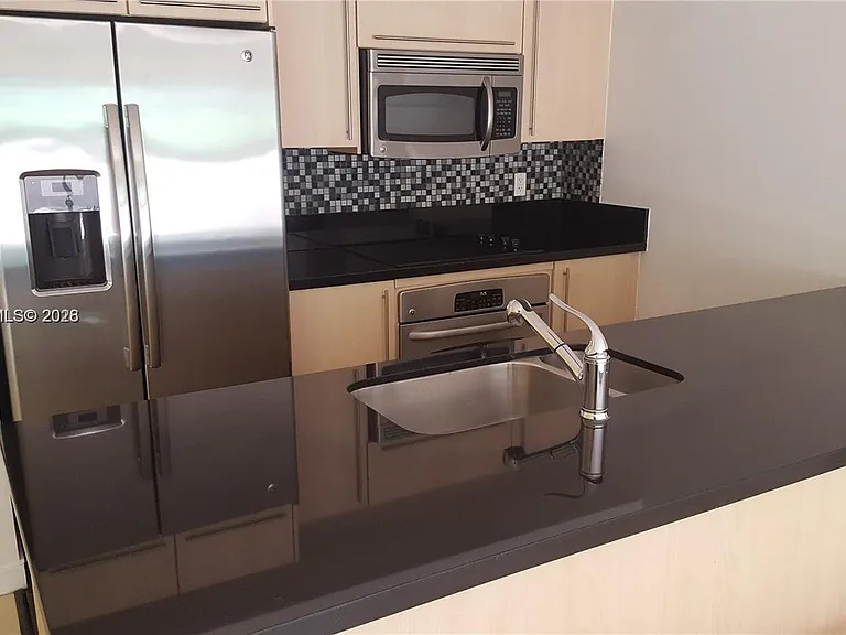1111 SW 1st Ave #Townhouse 16 — Photo 5