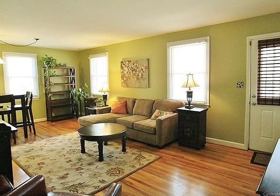 4th image of 3800 Seaforth Dr