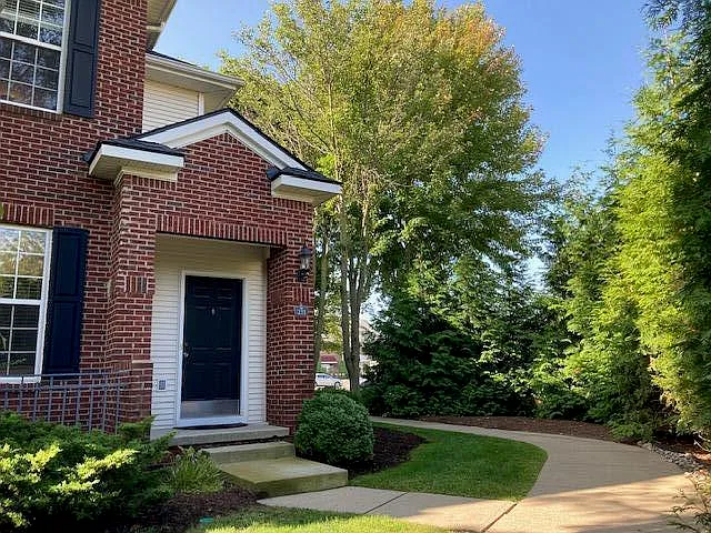 229 Scio Village Ct #211 — Photo 2