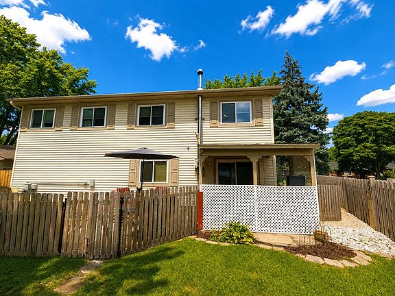 3rd image of 1129 Bramble Ave