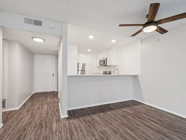 4200 Harbor Blvd — Photo 30