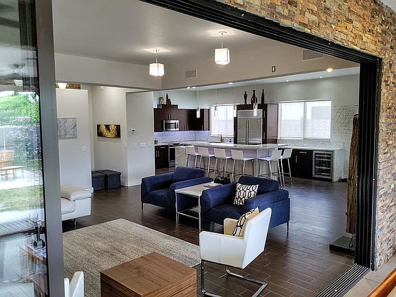 5th image of 2331 E Bellerive Pl