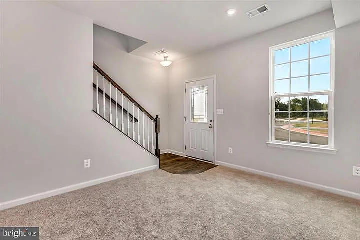 7504 Hancock St — Photo 10