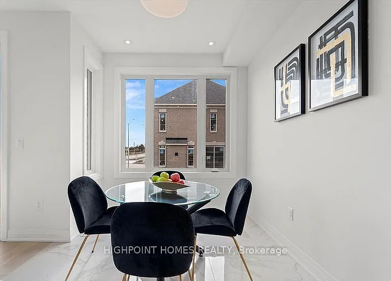 77 Schmeltzer Cres — Photo 20