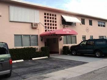 1st image of 700 Antioch Ave APT 14
