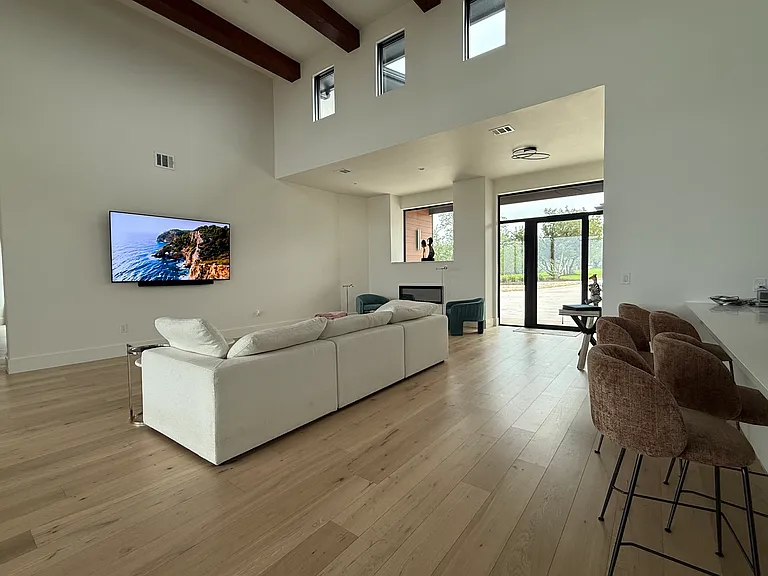 8001 Kuhn Dr — Photo 33