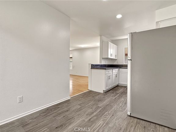 5th image of 1155 Linden Ave #7