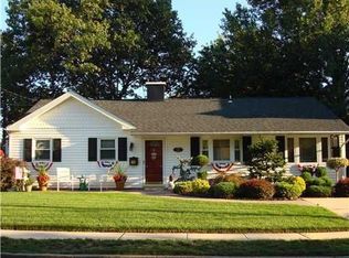 22 Baxter Rd, Edison, NJ 08817