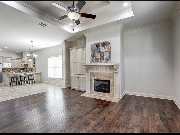 3rd image of 200 Brightwood Dr
