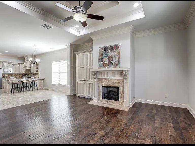 200 Brightwood Dr — Photo 3