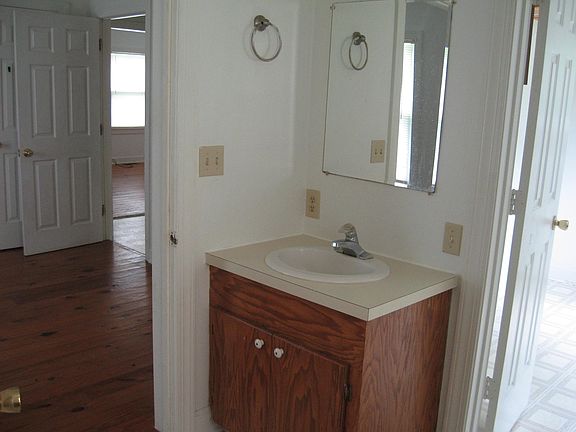 Bathroom vanity