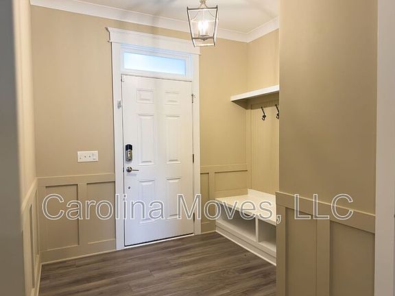 2nd image of 825 Appleby Dr