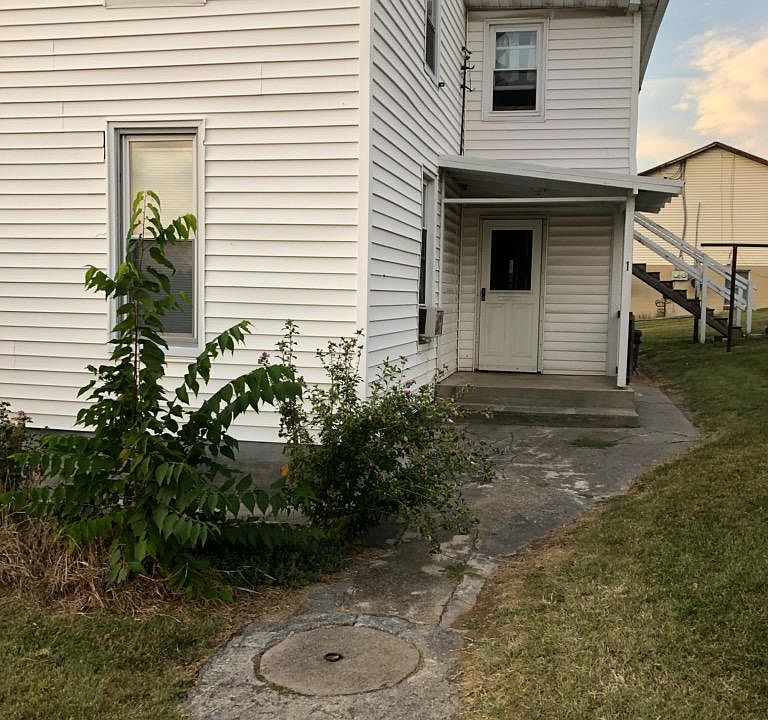Entrance to this ground floor apartment