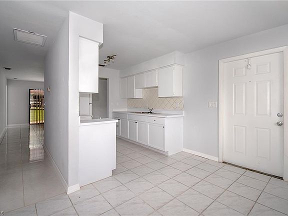 5th image of 2724 Santa Barbara Blvd