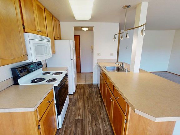 3rd image of 7201 6th Ave NE APT 303