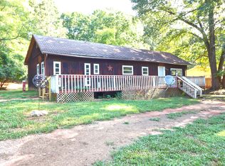 379 Bluewater Dr, Moneta, VA 24121