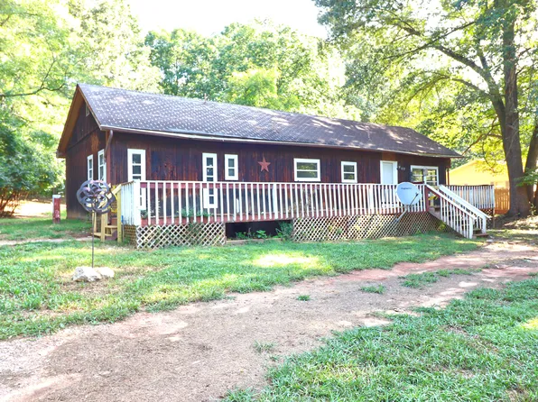 379 Bluewater Dr, Moneta, VA 24121