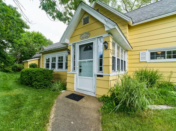 212 2nd Ave, Manistee, MI 49660