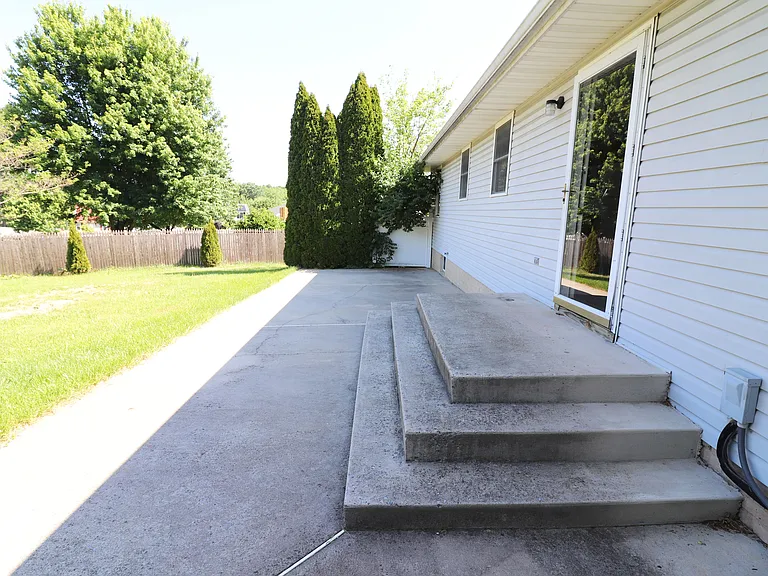 10 Spring House Ln — Photo 20