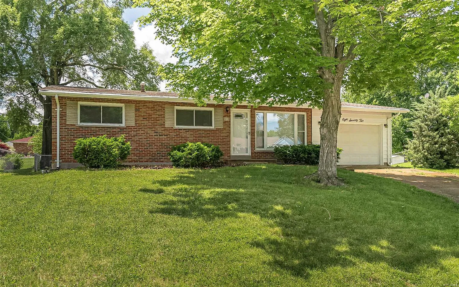 872 Wycliffe Ct photo 1