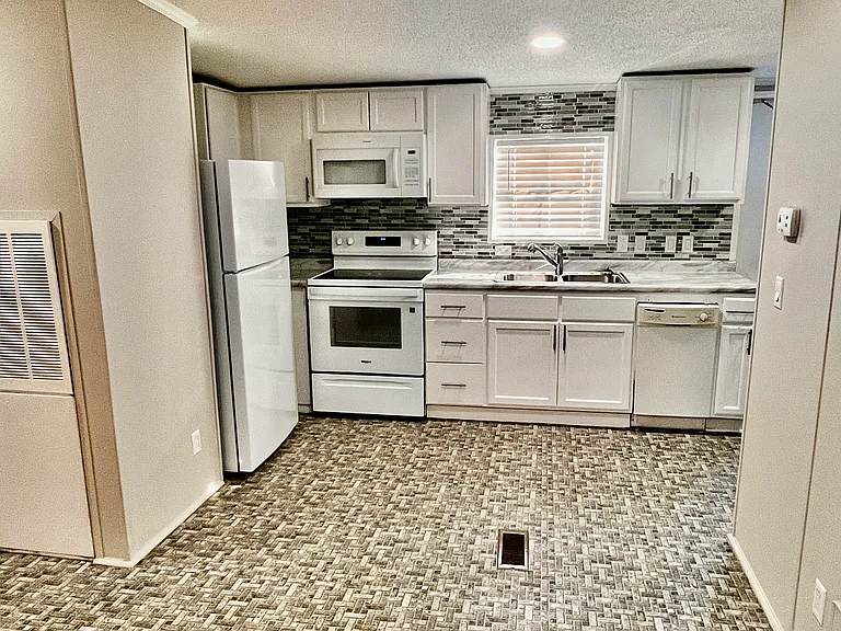 2635 Flamingo Dr — Photo 10